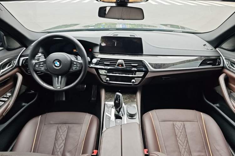 Used BMW 5 Series 2019 530Li Luxury Edition M Sport Package Center Console