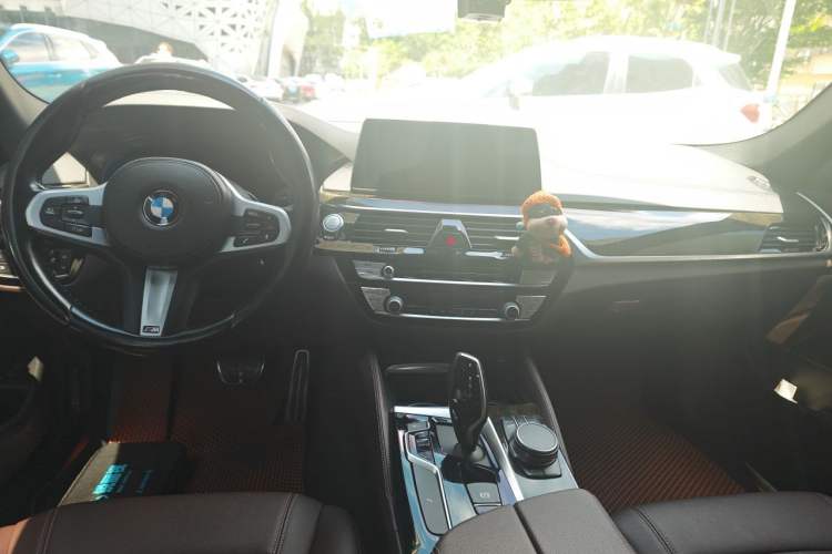 Used BMW 5 Series 2019 525Li M Sport Package Center Console
