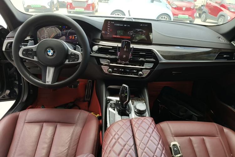 Used BMW 5 Series 2019 530Li Leading Model M Sport Package Center Console