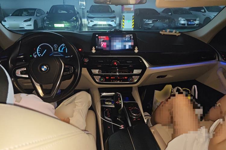 Used BMW 5 Series 2019 525Li Luxury Package Center Console