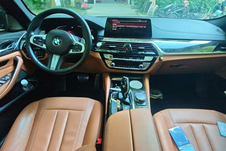 Used BMW 5 Series 2019 530Li Leading Model M Sport Package Center Console