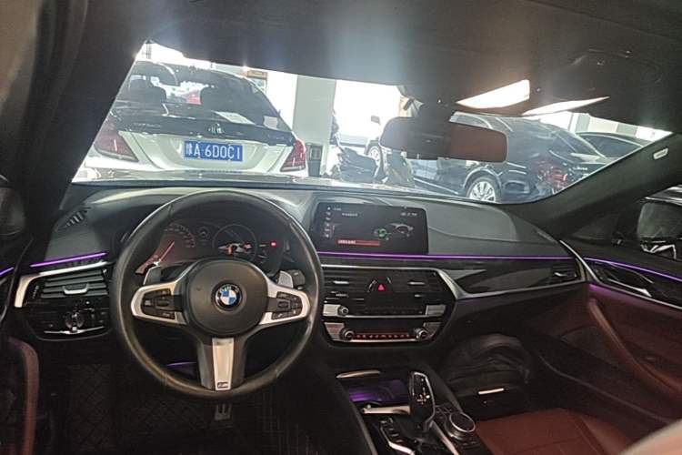 Used BMW 5 Series 2019 Restyled 530Li Luxury Edition M Sport Package Center Console