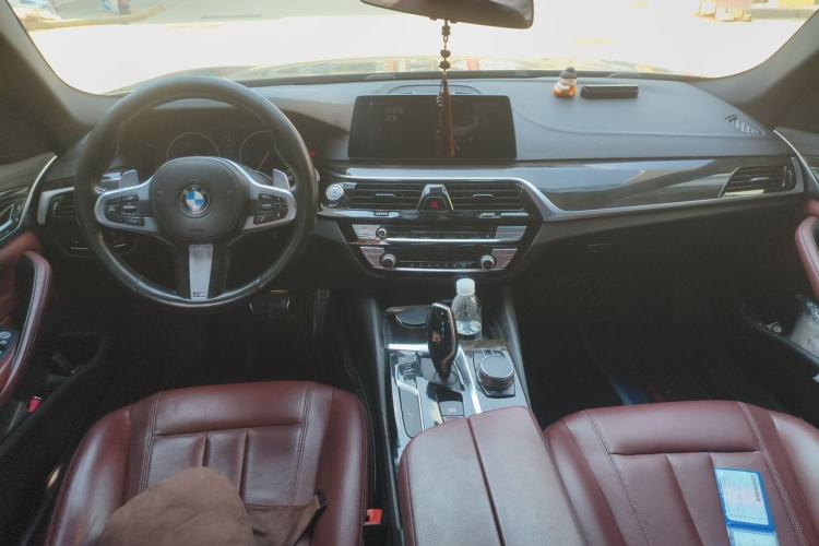 Used BMW 5 Series 2019 Facelifted 530Li Leading Edition M Sport Package Center Console