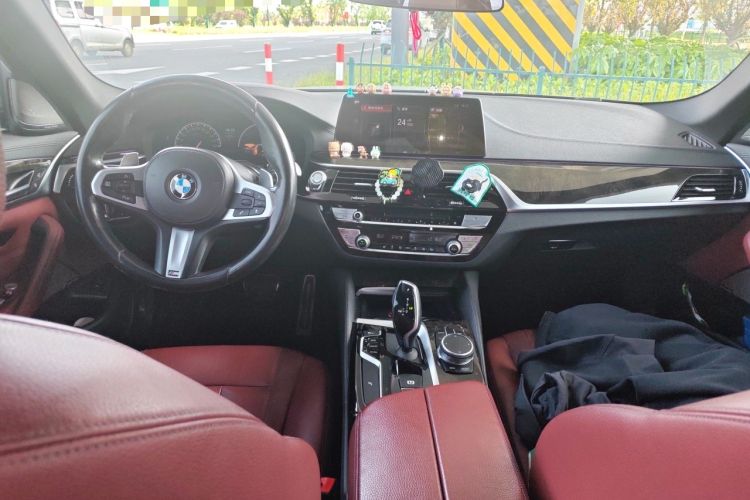 Used BMW 5 Series 2019 530Li Leading Model M Sport Package Center Console