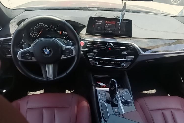 Used BMW 5 Series 2019 530Li Leading Model M Sport Package Center Console