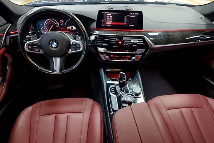 Used BMW 5 Series 2019 Facelifted 530Li Leading Edition M Sport Package Center Console
