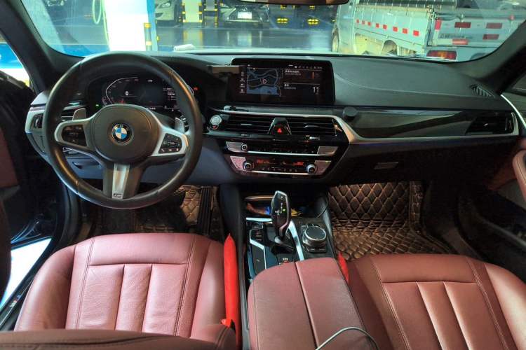 Used BMW 5 Series 2019 Restyled 530Li Luxury Edition M Sport Package Center Console