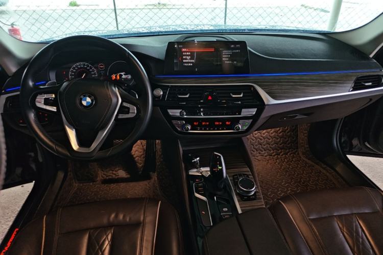 Used BMW 5 Series 2019 Facelifted 530Li Leading Edition Luxury Package Center Console
