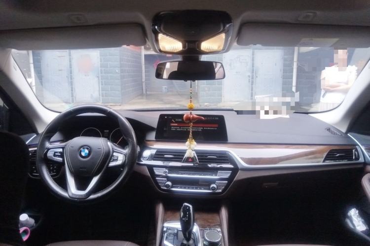 Used BMW 5 Series 2019 525Li Luxury Package Center Console