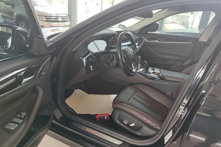 Used BMW 5 Series 2019 Facelifted 525Li Luxury Package Driver Seat