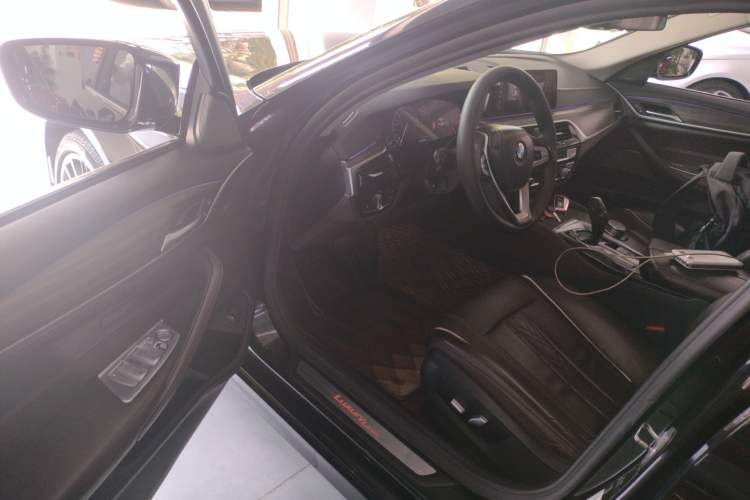 Used BMW 5 Series 2019 Facelifted 530Li Luxury Edition Premium Package Driver Seat