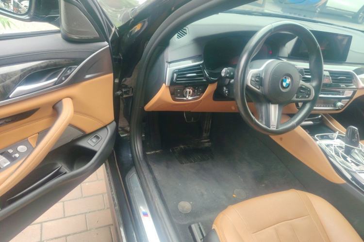Used BMW 5 Series 2019 530Li Luxury Edition M Sport Package Driver Seat
