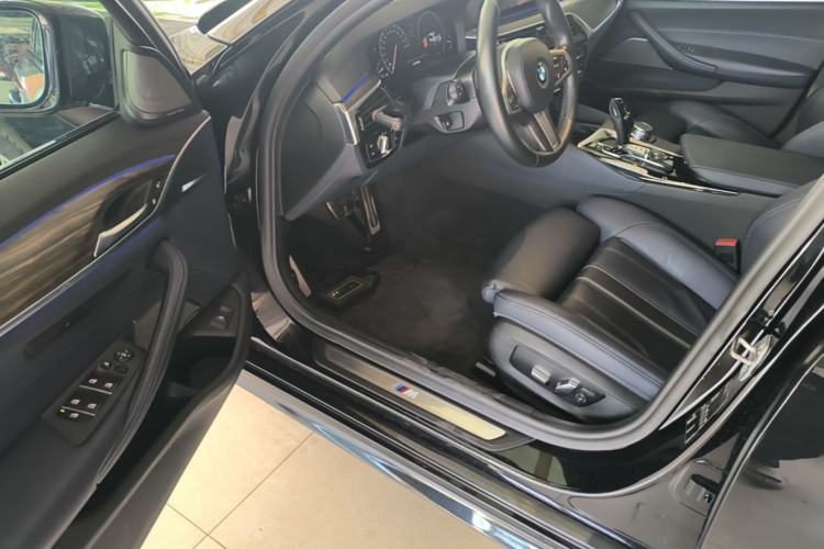 Used BMW 5 Series 2019 530i M Sport Package Driver Seat