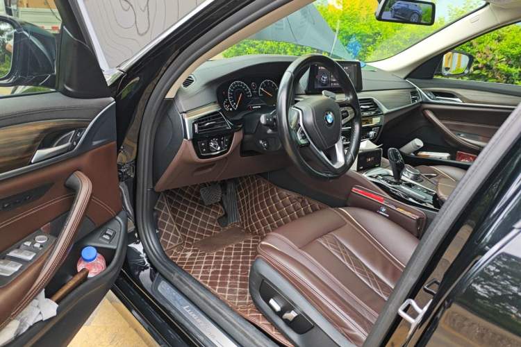 Used BMW 5 Series 2019 530Li Leading Model Luxury Package Driver Seat