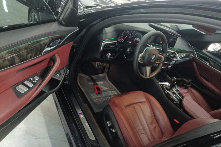 Used BMW 5 Series 2019 530Li Leading Model M Sport Package Driver Seat