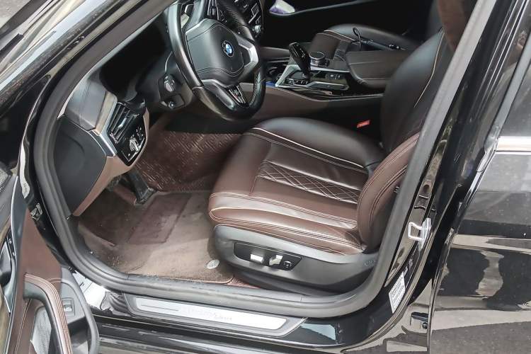 Used BMW 5 Series 2019 Facelifted 530Li Leading Edition Luxury Package Driver Seat