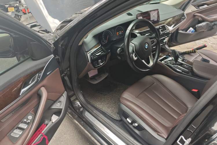 Used BMW 5 Series 2019 525Li Luxury Package Driver Seat