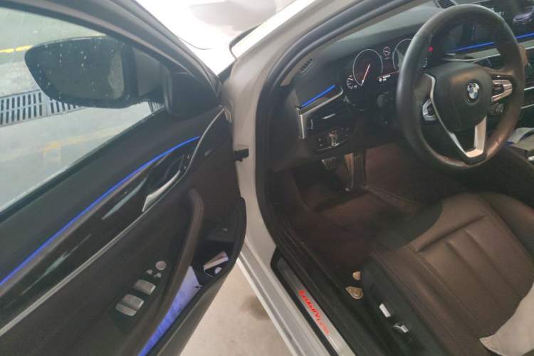 Used BMW 5 Series 2019 525Li Luxury Package Driver Seat