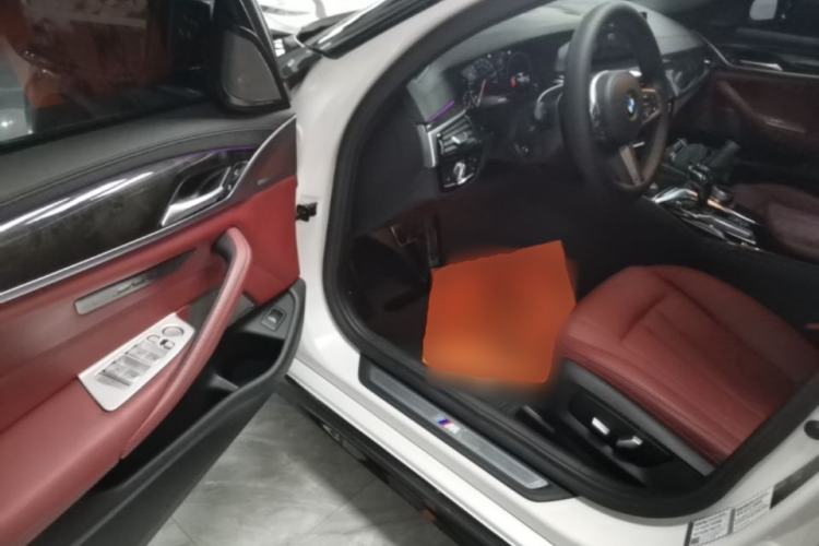 Used BMW 5 Series 2019 Facelifted 530Li Leading Edition M Sport Package Driver Seat