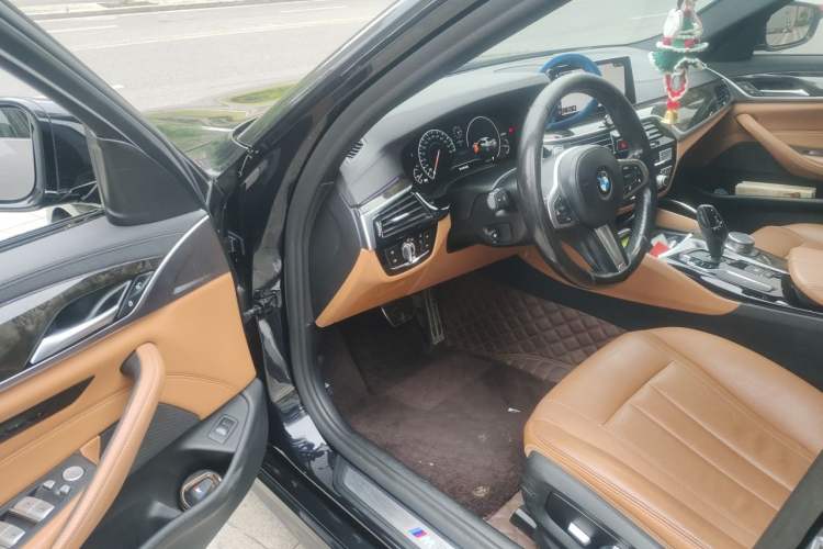 Used BMW 5 Series 2019 530Li Leading Model M Sport Package Driver Seat