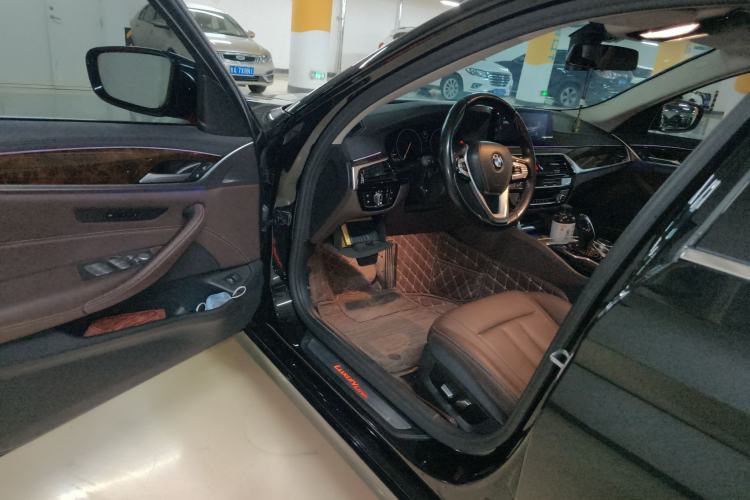 Used BMW 5 Series 2019 525Li Luxury Package Driver Seat