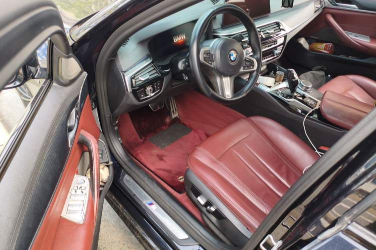 Used BMW 5 Series 2019 Facelifted 530Li Leading Edition M Sport Package Driver Seat