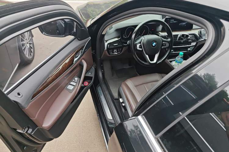 Used BMW 5 Series 2019 Facelifted 525Li Luxury Package Driver Seat