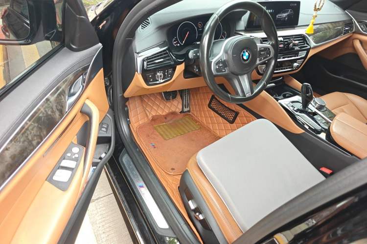 Used BMW 5 Series 2019 530Li Leading Model M Sport Package Driver Seat