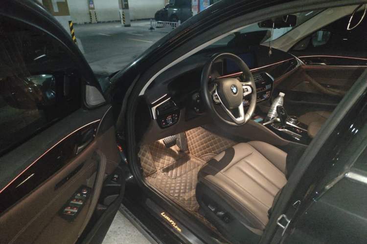 Used BMW 5 Series 2019 525Li Luxury Package Driver Seat