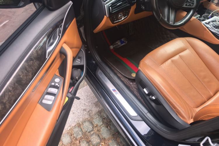 Used BMW 5 Series 2019 530Li Leading Model M Sport Package Driver Seat