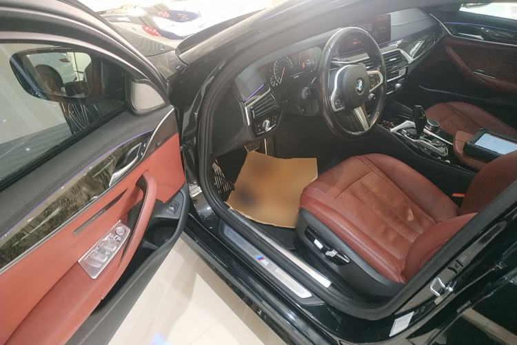 Used BMW 5 Series 2019 530Li Leading Model M Sport Package Driver Seat