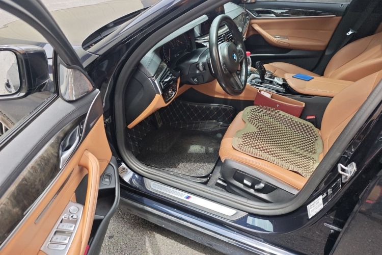 Used BMW 5 Series 2019 530Li Leading Model M Sport Package Driver Seat