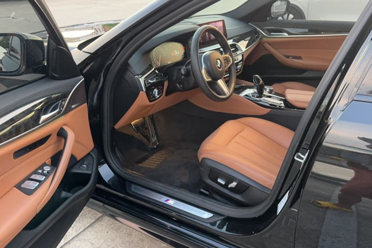 Used BMW 5 Series 2019 530Li Leading Model M Sport Package Driver Seat