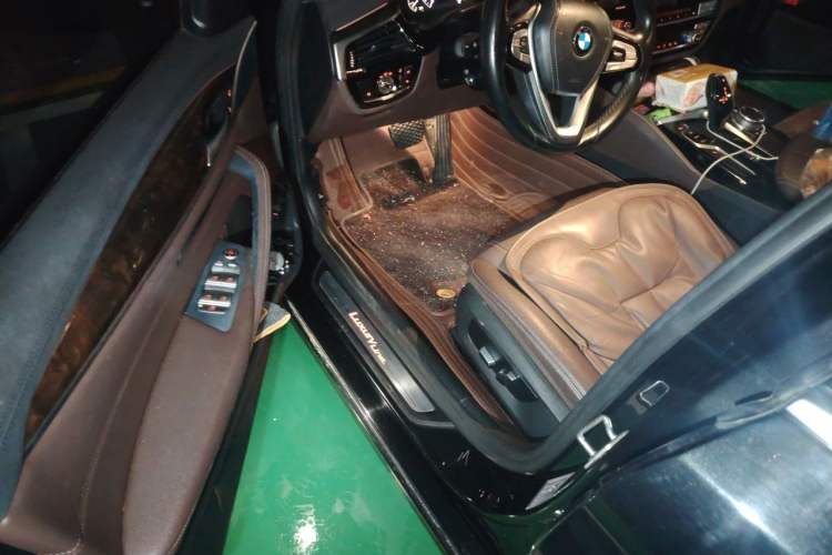 Used BMW 5 Series 2019 Facelifted 525Li Luxury Package Driver Seat