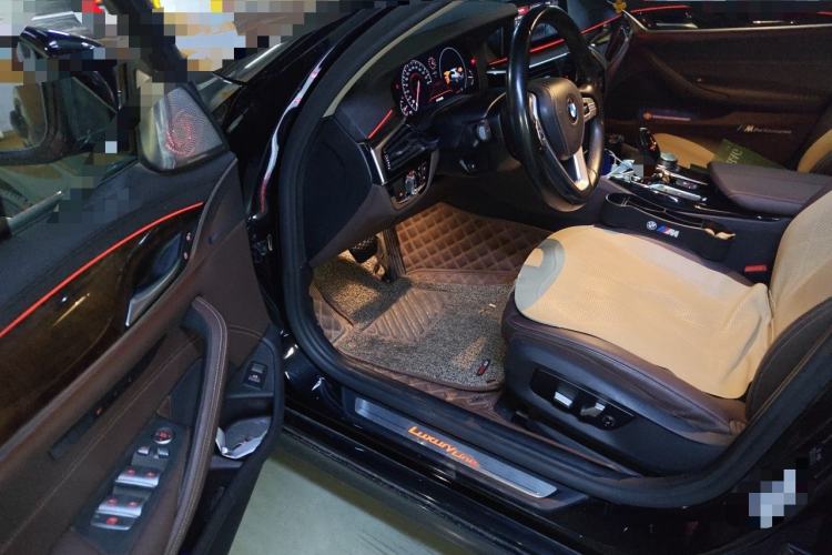 Used BMW 5 Series 2019 Facelifted 525Li Luxury Package Driver Seat
