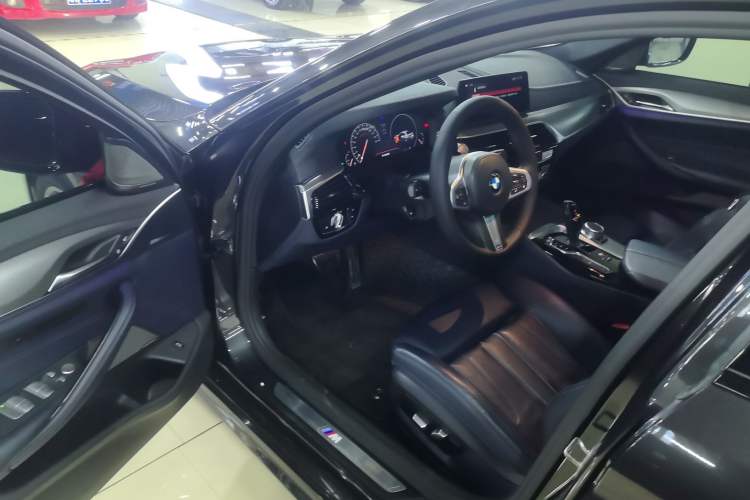 Used BMW 5 Series 2019 Restyled 525i M Sport Package Driver Seat