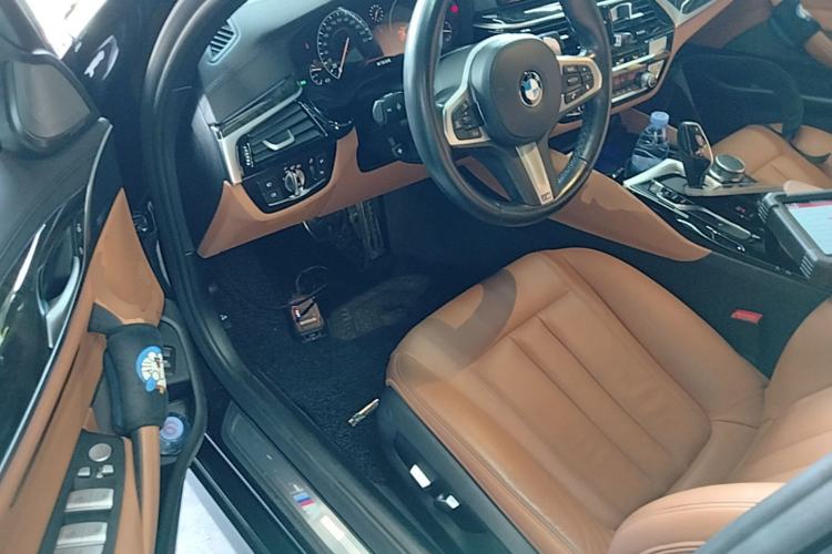 Used BMW 5 Series 2019 530Li Leading Model M Sport Package Driver Seat