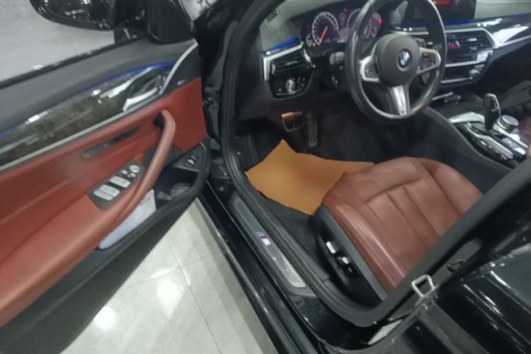 Used BMW 5 Series 2019 Facelifted 530Li Leading Edition M Sport Package Driver Seat