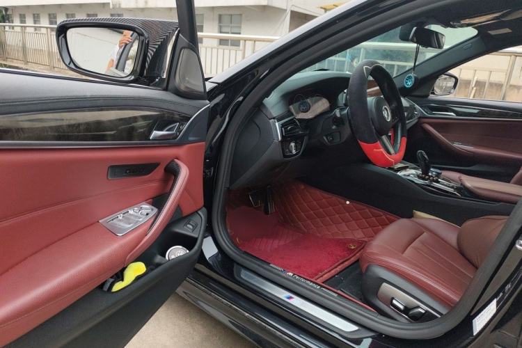 Used BMW 5 Series 2019 Facelifted 530Li Leading Edition M Sport Package Driver Seat