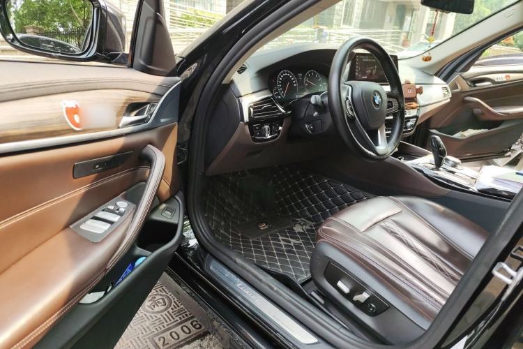 Used BMW 5 Series 2019 530Li Leading Model Luxury Package Driver Seat