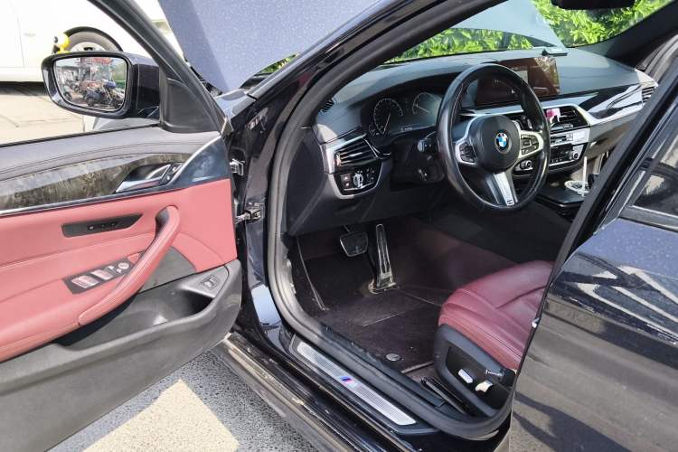 Used BMW 5 Series 2019 530Li Leading Model M Sport Package Driver Seat
