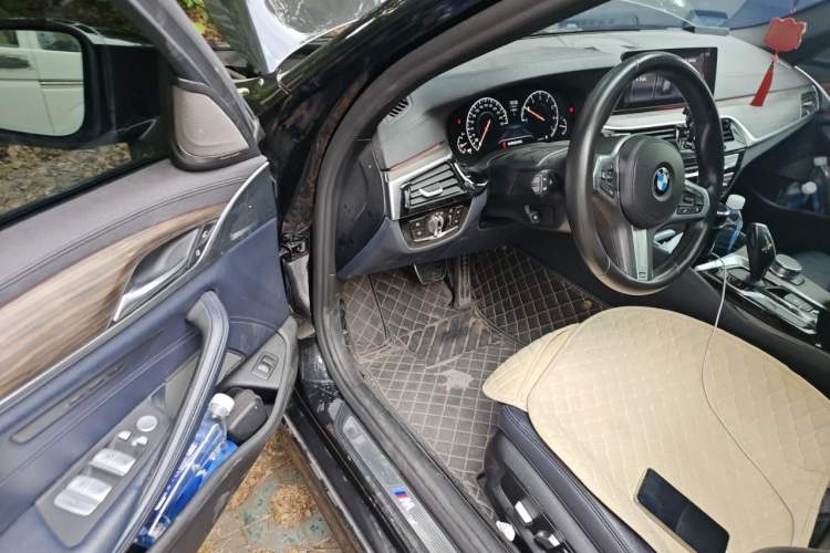 Used BMW 5 Series 2019 530i M Sport Package Driver Seat