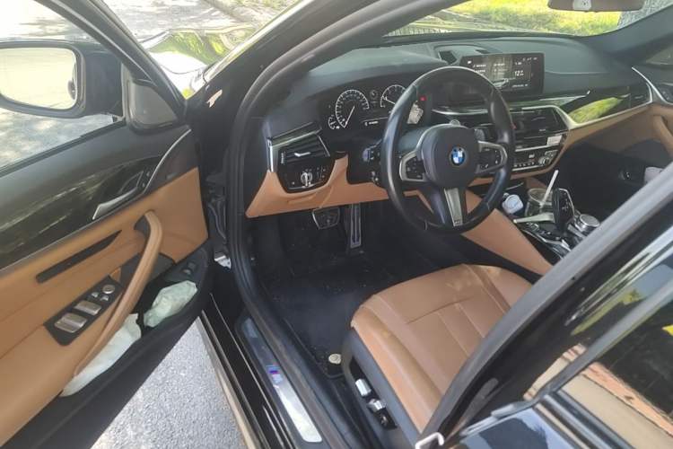 Used BMW 5 Series 2019 Restyled 530Li Luxury Edition M Sport Package Driver Seat