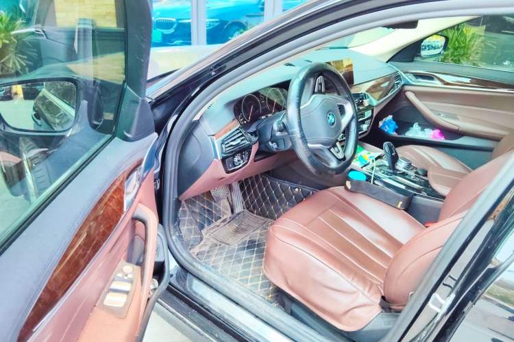 Used BMW 5 Series 2019 Facelifted 525Li Luxury Package Driver Seat