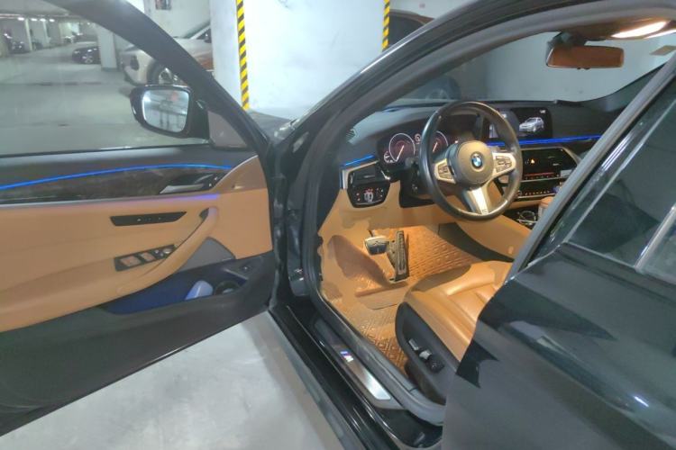 Used BMW 5 Series 2019 530Li Leading Model M Sport Package Driver Seat
