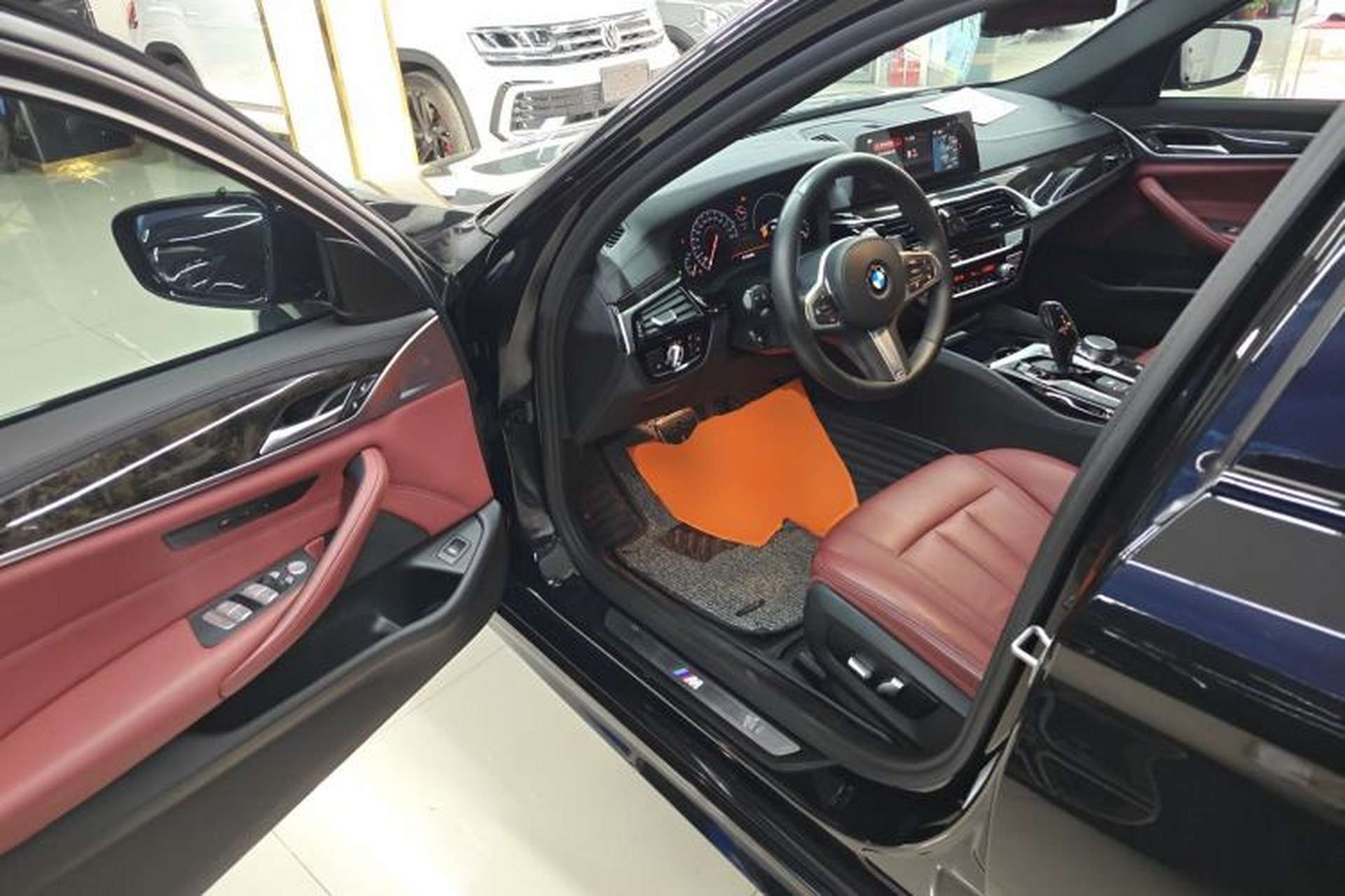 Used BMW 5 Series 2019 Facelifted 530Li Leading Edition M Sport Package Driver Seat