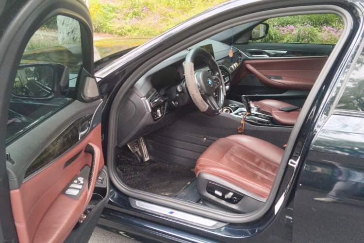 Used BMW 5 Series 2019 530Li Luxury Edition M Sport Package Driver Seat