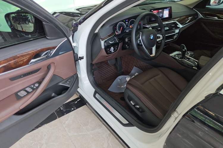 Used BMW 5 Series 2019 525Li Luxury Package Driver Seat