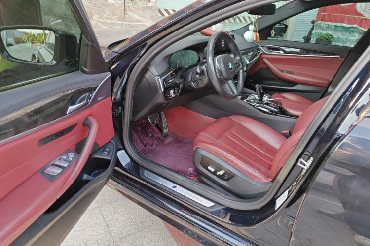 Used BMW 5 Series 2019 530Li Leading Model M Sport Package Driver Seat