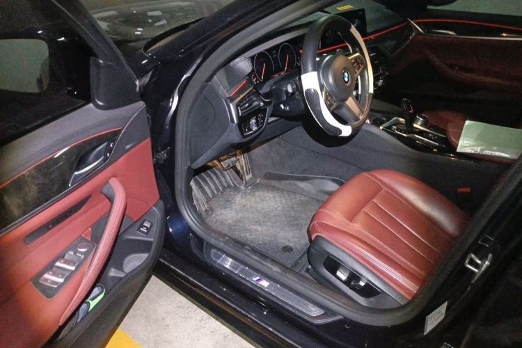 Used BMW 5 Series 2019 Facelifted 530Li Leading Edition M Sport Package Driver Seat
